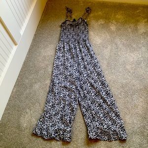 Girls black and white jumpsuit🖤🤍